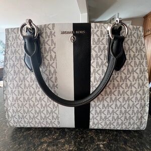 Micheal Kors Handbag